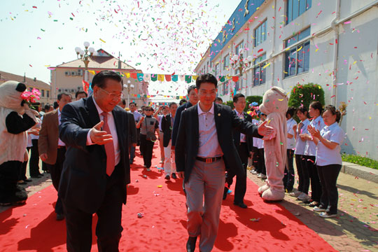 同發(fā)展，共超越，向更具成長(zhǎng)力與戰(zhàn)斗力的行業(yè)領(lǐng)軍企業(yè)邁進(jìn)